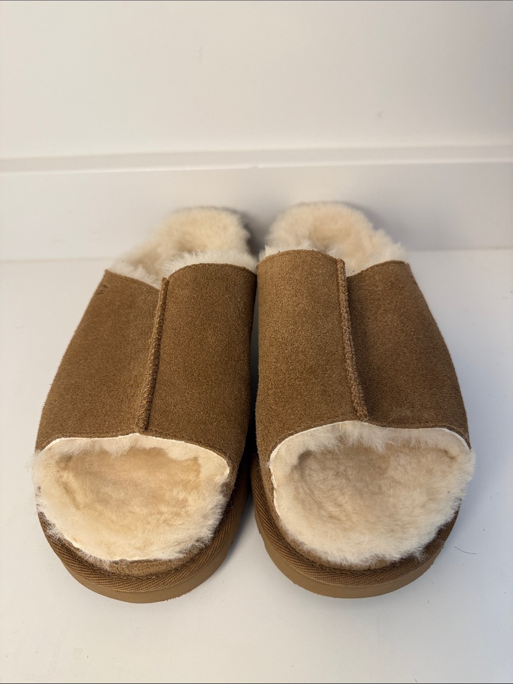 UGG Greenport Brown & Cream Shearling-Lined Slides - Size 7